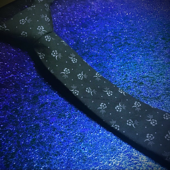 Tie Bar brand neck tie - Picture 12 of 13